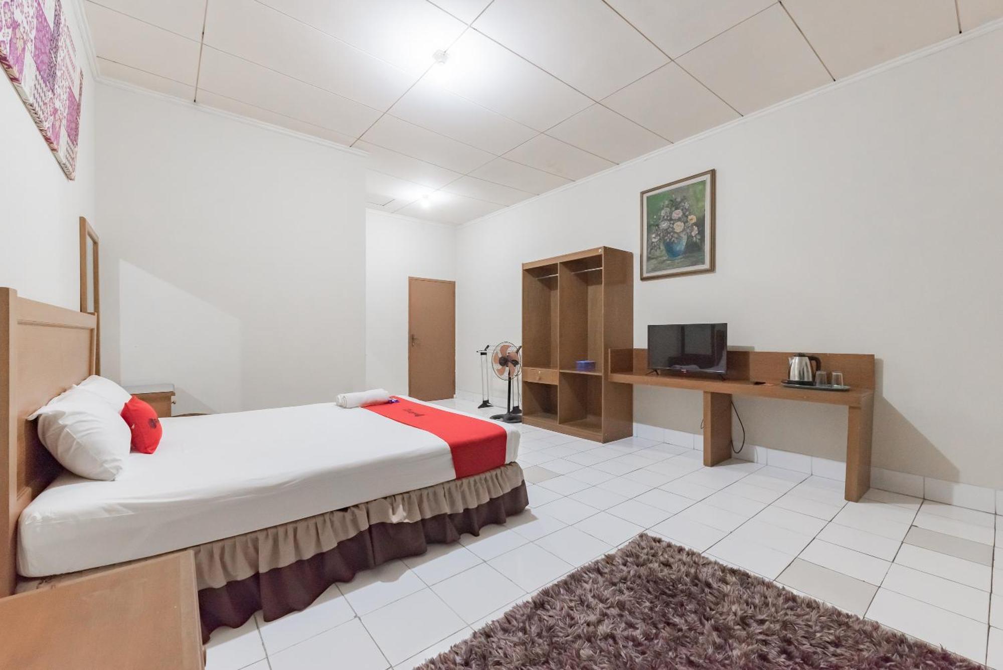 Reddoorz Plus At Hotel Griya Astoeti Bogor Exterior foto