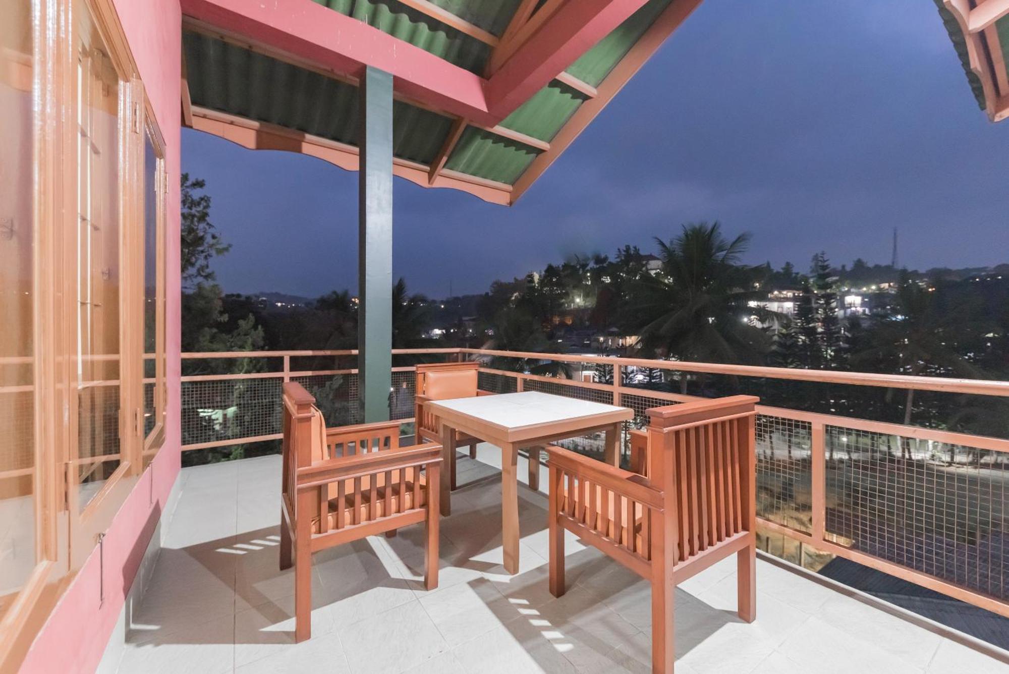 Reddoorz Plus At Hotel Griya Astoeti Bogor Exterior foto