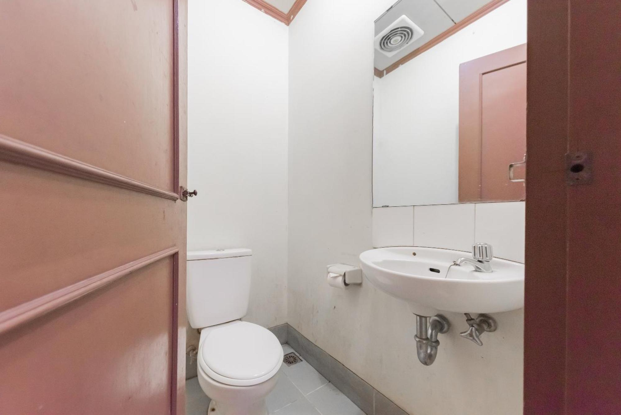Reddoorz Plus At Hotel Griya Astoeti Bogor Exterior foto