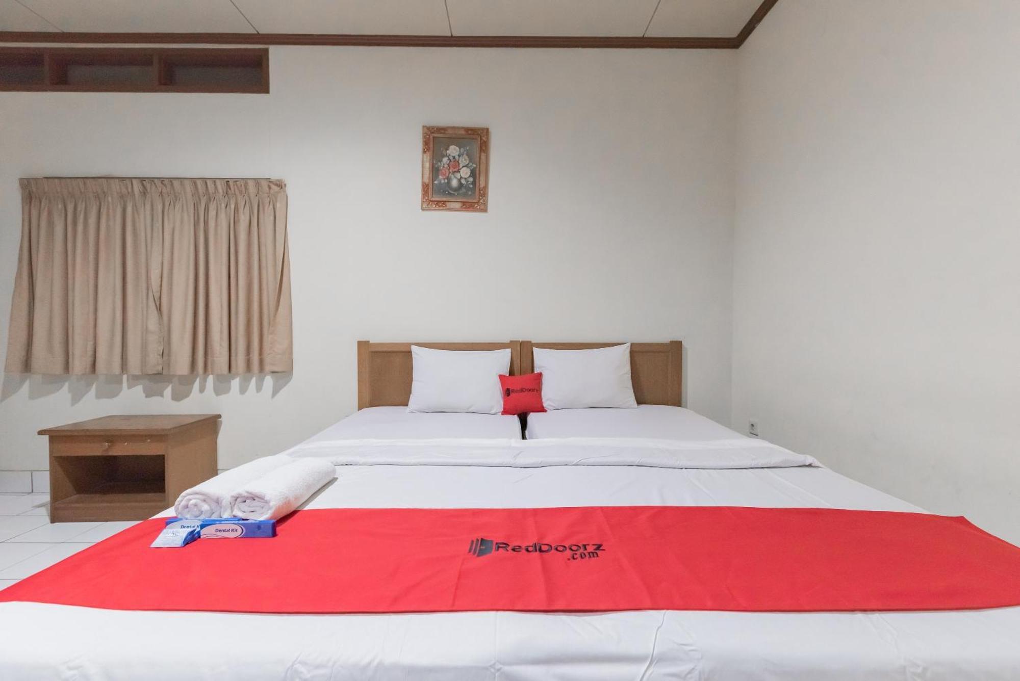Reddoorz Plus At Hotel Griya Astoeti Bogor Exterior foto